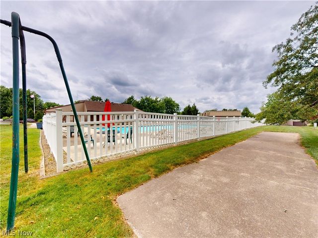 9510 Cove Drive C 11, North Royalton, OH 44133