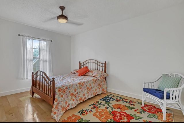 18390 SE Wood Haven Lane E, Jupiter, FL 33469
