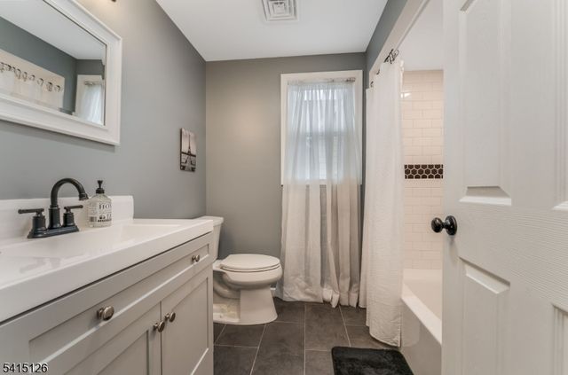 52 Lewis St, Phillipsburg Town, NJ 08865