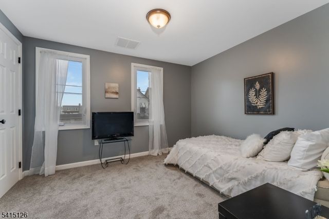 52 Lewis St, Phillipsburg Town, NJ 08865