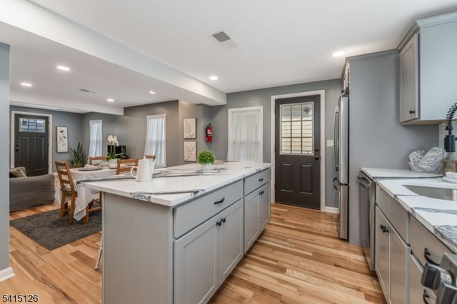 52 Lewis St, Phillipsburg Town, NJ 08865