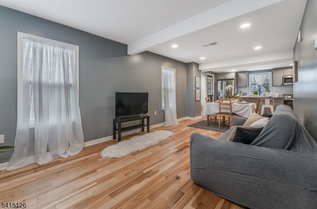 52 Lewis St, Phillipsburg Town, NJ 08865