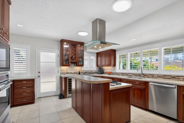 2164 Tokalon St, San Diego, CA 92110