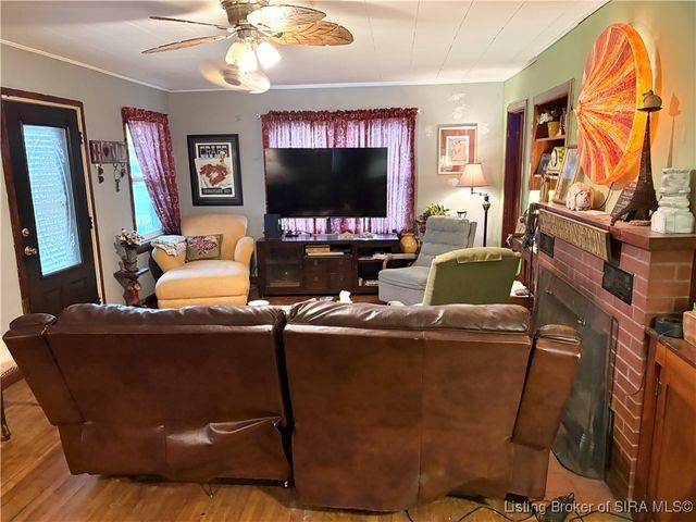 155 N Gardner Street, Scottsburg, IN 47170