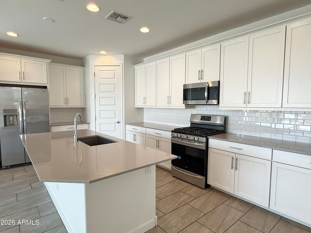 1636 W Estes Way, Phoenix, AZ 85041