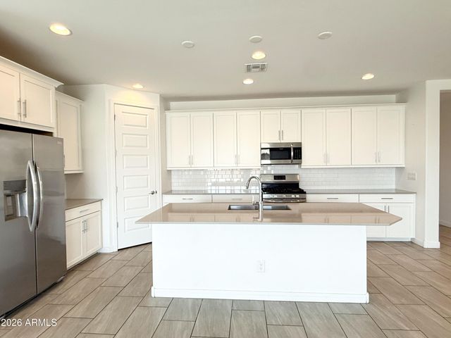 1636 W Estes Way, Phoenix, AZ 85041