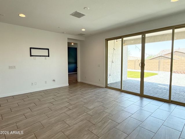 1636 W Estes Way, Phoenix, AZ 85041