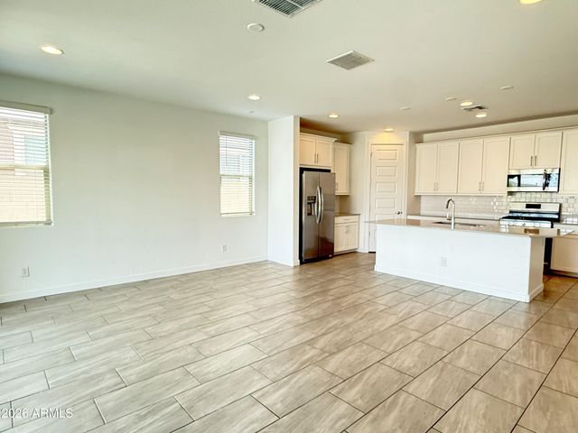 1636 W Estes Way, Phoenix, AZ 85041