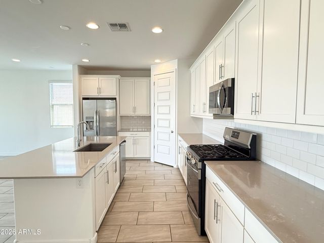 1636 W Estes Way, Phoenix, AZ 85041