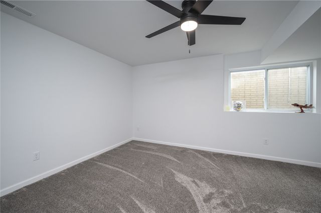 834 Crescent View Drive NE, Cedar Rapids, IA 52402