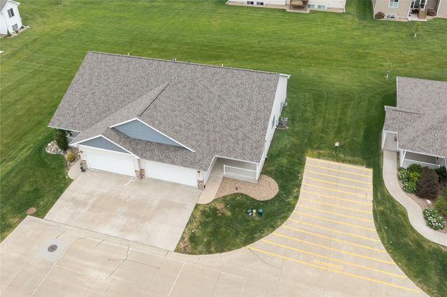 834 Crescent View Drive NE, Cedar Rapids, IA 52402