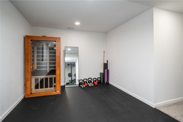 834 Crescent View Drive NE, Cedar Rapids, IA 52402