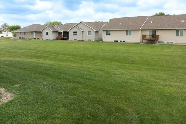 834 Crescent View Drive NE, Cedar Rapids, IA 52402