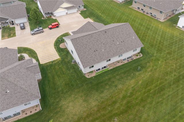 834 Crescent View Drive NE, Cedar Rapids, IA 52402