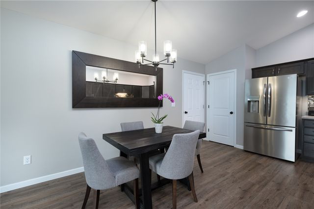 834 Crescent View Drive NE, Cedar Rapids, IA 52402