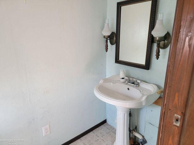 199 Lacroix Street, Harsens Island, MI 48028