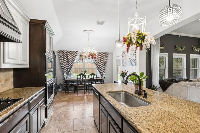124 Camouflage Circle, Willow Park, TX 76008