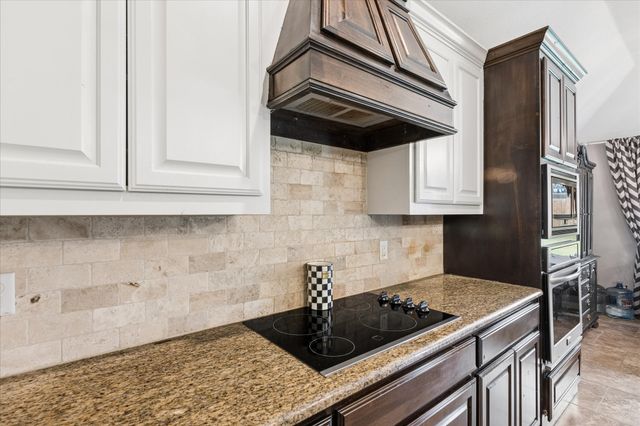 124 Camouflage Circle, Willow Park, TX 76008