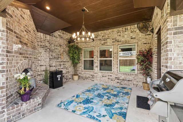 124 Camouflage Circle, Willow Park, TX 76008