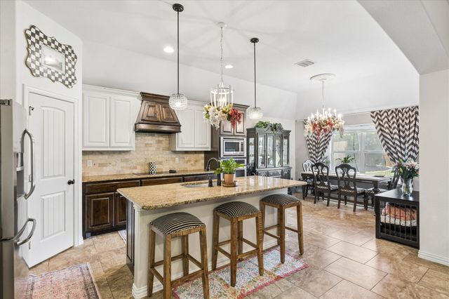 124 Camouflage Circle, Willow Park, TX 76008