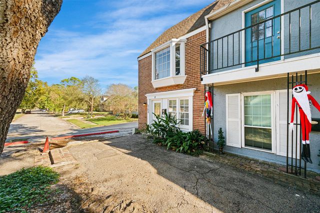 5204 Arboles Drive L, Houston, TX 77035