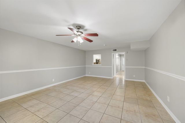 5204 Arboles Drive L, Houston, TX 77035