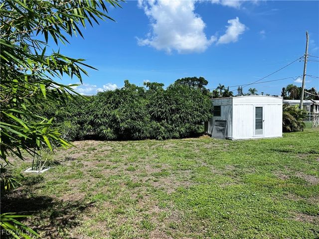 4360 Deleon ST, Fort Myers, FL 33901