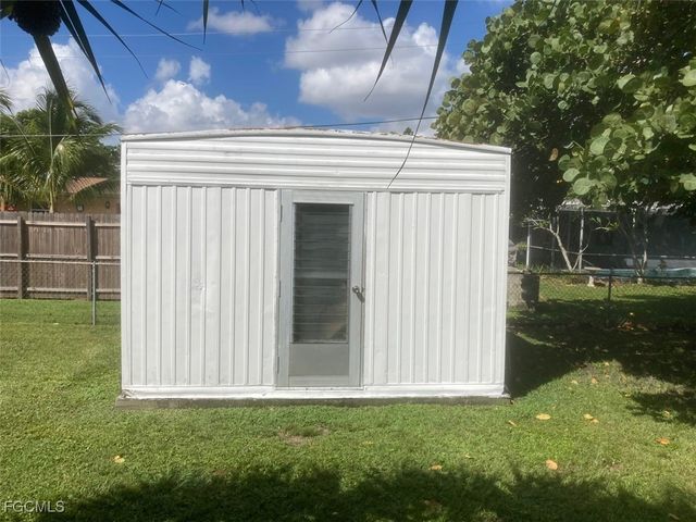 4360 Deleon ST, Fort Myers, FL 33901