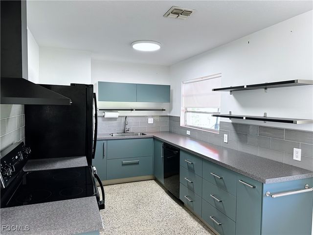 4360 Deleon ST, Fort Myers, FL 33901