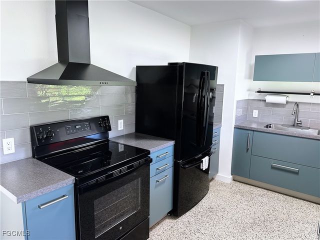 4360 Deleon ST, Fort Myers, FL 33901