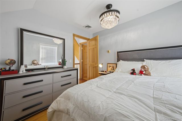 142 Jamaica Avenue, Medford, NY 11763