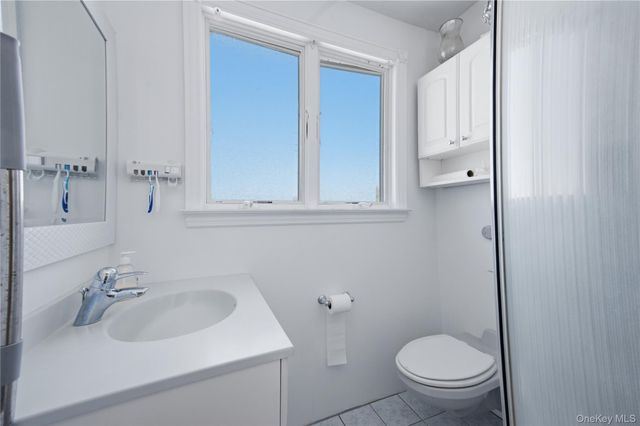 142 Jamaica Avenue, Medford, NY 11763