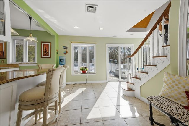 142 Jamaica Avenue, Medford, NY 11763