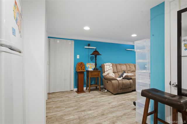 142 Jamaica Avenue, Medford, NY 11763