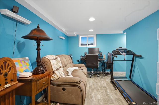 142 Jamaica Avenue, Medford, NY 11763