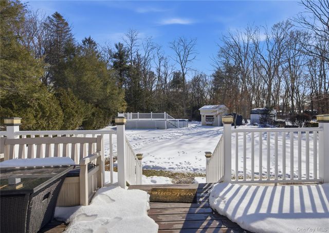 142 Jamaica Avenue, Medford, NY 11763