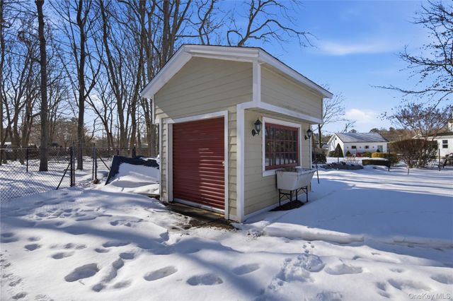 142 Jamaica Avenue, Medford, NY 11763