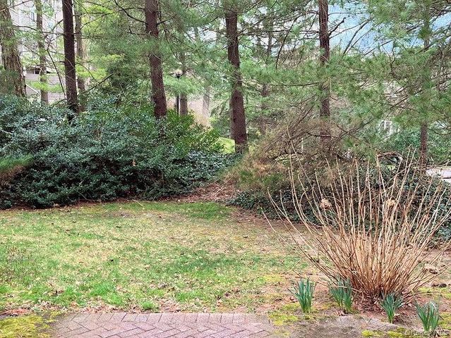 1404 Pondcrest Lane, White Plains, NY 10607