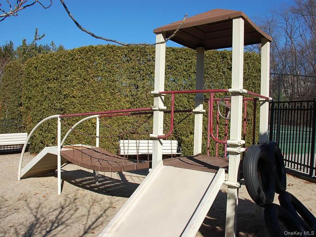 1404 Pondcrest Lane, White Plains, NY 10607