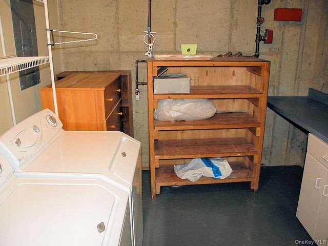 1404 Pondcrest Lane, White Plains, NY 10607