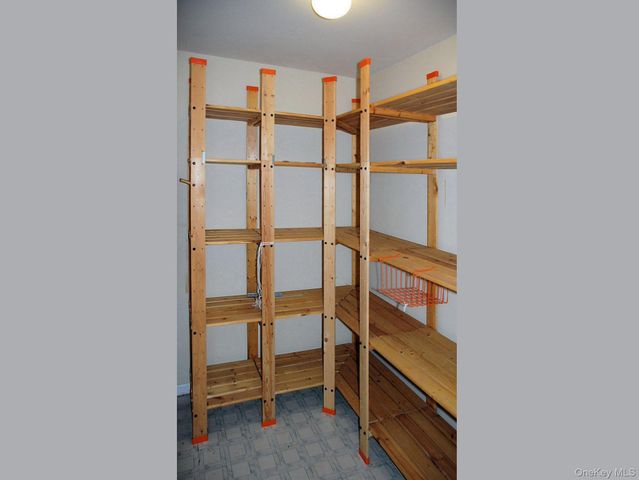 1404 Pondcrest Lane, White Plains, NY 10607