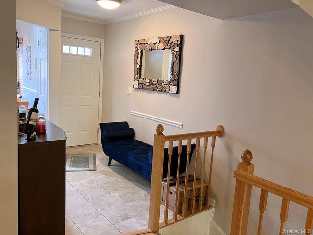 1404 Pondcrest Lane, White Plains, NY 10607