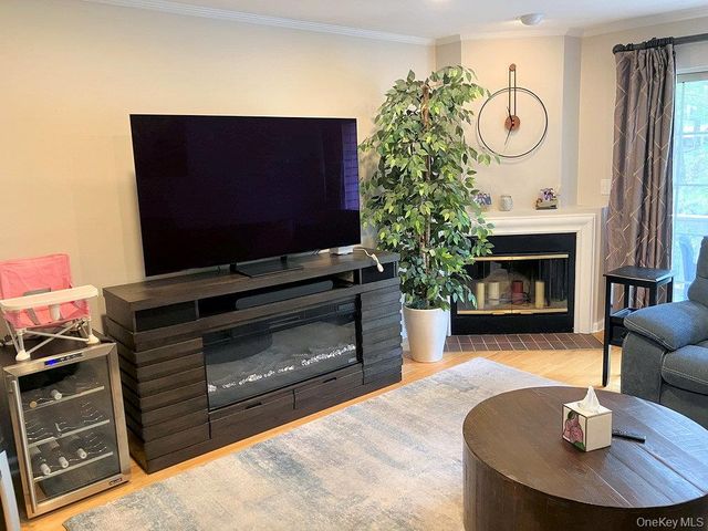 1404 Pondcrest Lane, White Plains, NY 10607