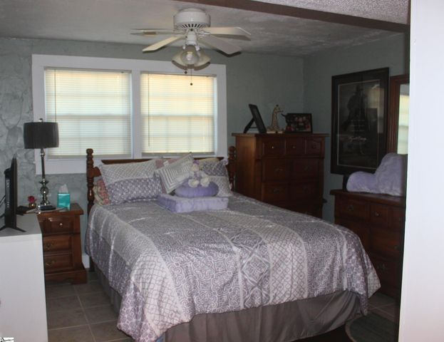 104 Laurel Lane, Seneca, SC 29678