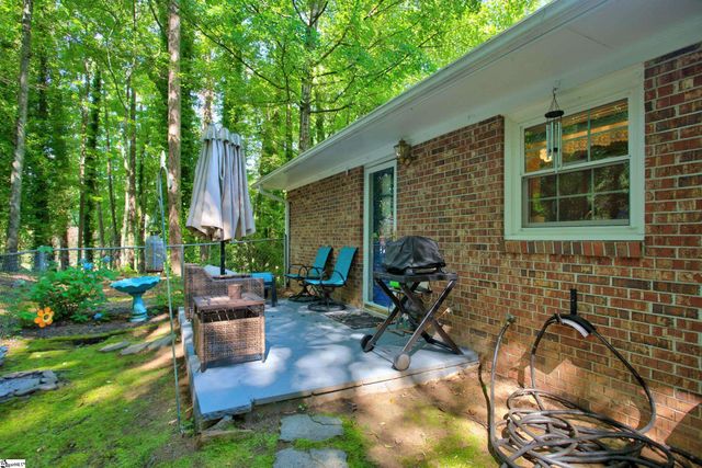 104 Laurel Lane, Seneca, SC 29678