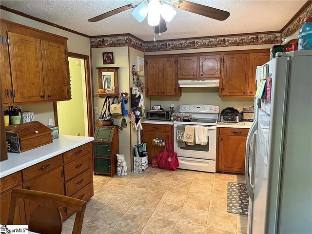 104 Laurel Lane, Seneca, SC 29678