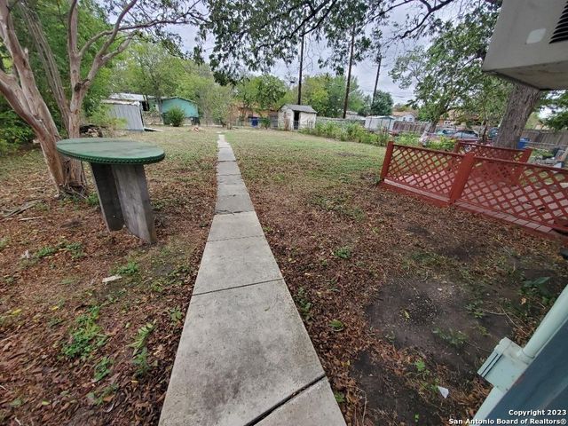 2607 W CRAIG PL, San Antonio, TX 78228