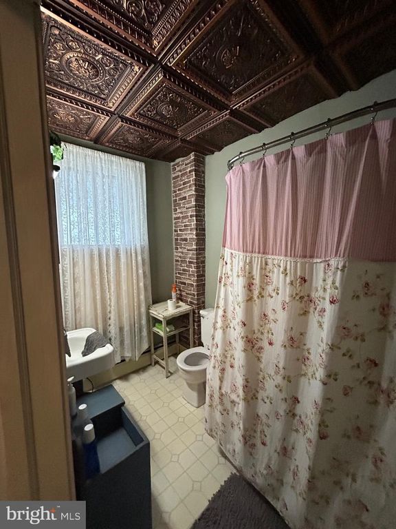 Image 18 of property listing at 734 N 2ND ST, Lykens, PA 17048