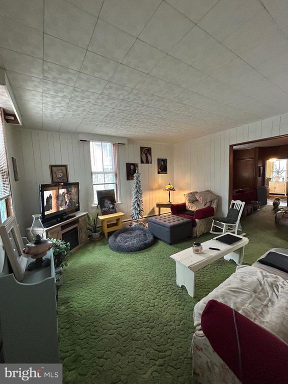 Image 8 of property listing at 734 N 2ND ST, Lykens, PA 17048