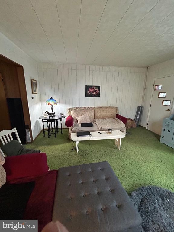 Image 9 of property listing at 734 N 2ND ST, Lykens, PA 17048